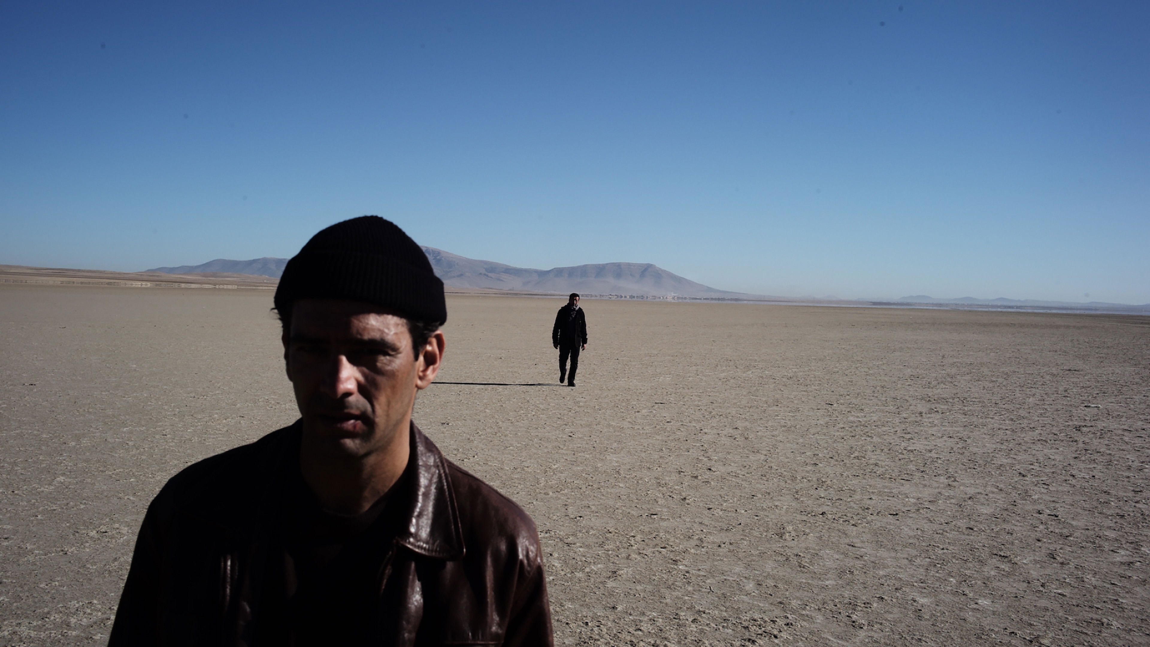 Bin U Bin, Elsewhere the Border