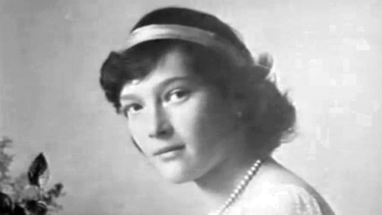 A Host of White Princesses