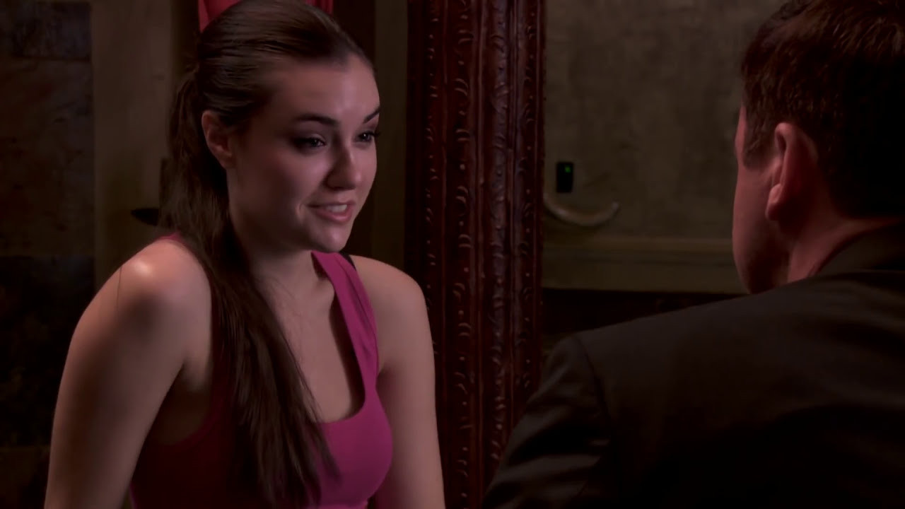 Pocong Mandi Goyang Pinggul