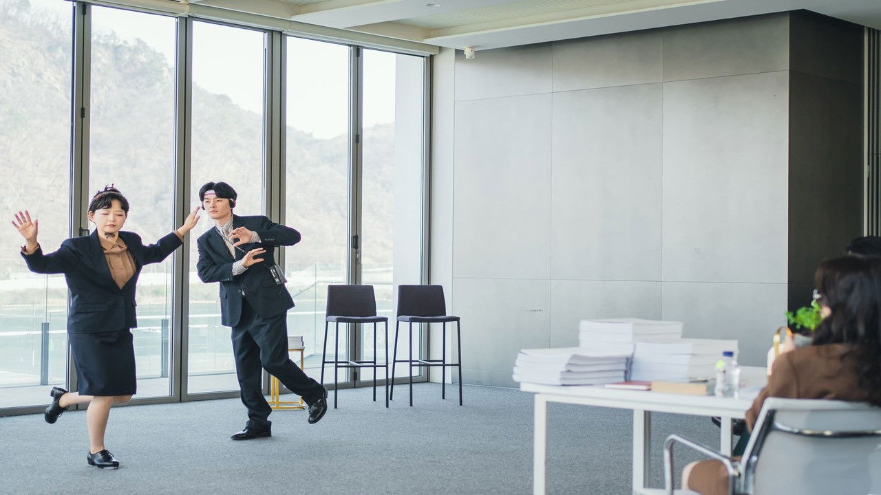 Parallel Adventure of Madam Mizy