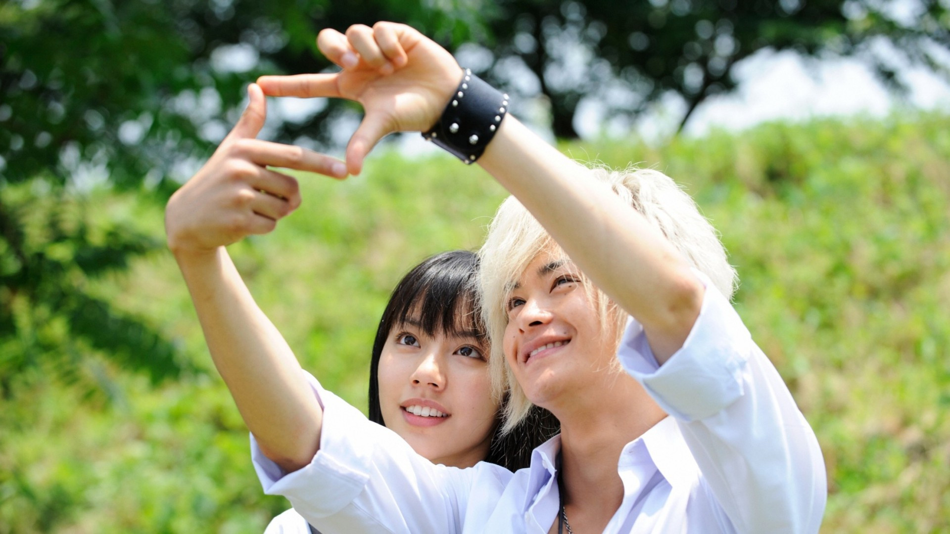 Sky of Love: Someone I love is there