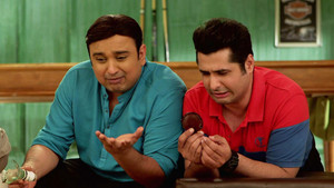 Rajni Destroys Wine Bottles