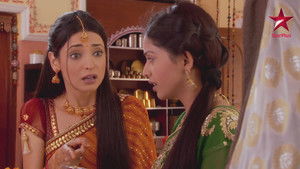 Khushi in Arnav's Arms