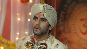 Maan Confesses to His Family