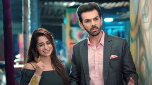 Rohit Visits Sonakshi At Work