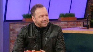 Donnie Wahlberg is hanging with Rach today