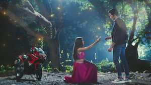 Natasha Proposes to Dhawal