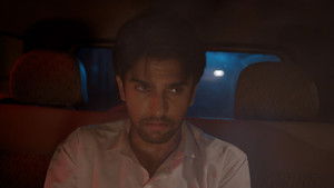 Maan Escapes From The Cops