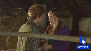 Paarse bloemetjes voor Amika