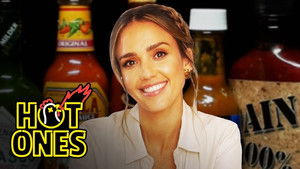Jessica Alba Applies Lip Gloss While Eating Spicy Wings