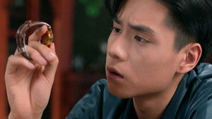 Qiao Arrests His Own Girlfriend, Drinks Away the Pain