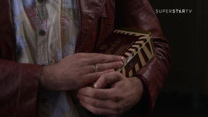 2071 Superheroj prevare i obmane