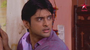 Khushi Punctures Arnav's Tyre