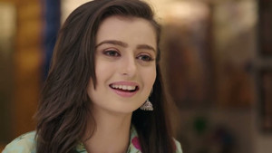 Natasha Threatens to Stab Paakhi With a Knife