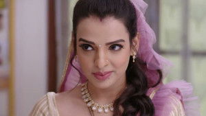 Can Paakhi Convince Naksh?