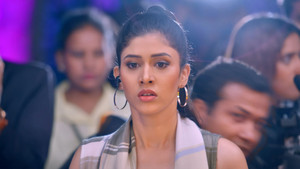 Isha's Wardrobe Malfunction