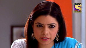 Nidhi Takes Violin Lessons