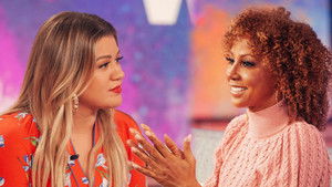 Holly Robinson Peete, Candace Cameron Bure, Lacey Chabert, Kane Brown