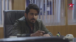 Shekhar Tries To Console Nisha