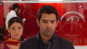 Khushi Meets Arnav - The Boss