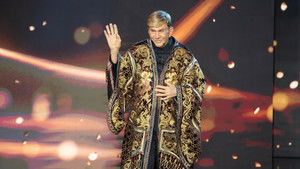 El Zar pasa revista en La Mansión