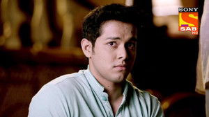 Abhishek's Present For Gayatri