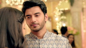 Aman, Roshni Shake a Leg