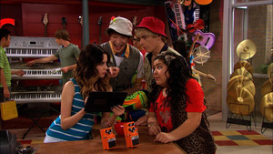 Viral Videos & Very Bad Dancing