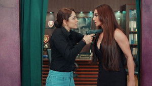 Mehek Held At Gunpoint