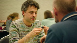 Are you allowed to eat closed mussels or not?