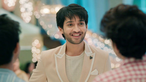 Virat Welcomes His Guests