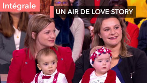 Love at the foot of the tree!