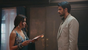 Aryaman Hands Divorce Papers