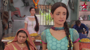 Khushi Sets Up a Sweet Shop