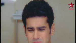 Jacky Injures His Hand