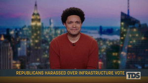 November 9, 2021 - Emily Ratajkowski