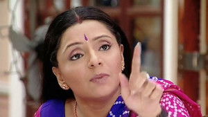 Praveena Makes Fun Of Baa