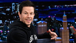 Mark Wahlberg; Elle Fanning; Carin Leon performs