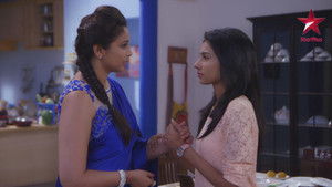 Vasundhara Gifts Bangles To Nisha