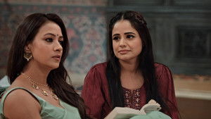 Noina Threatens Gayatri