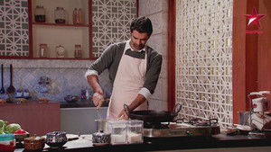 Arnav Prepares Jalebis