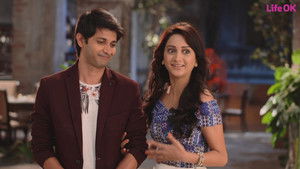 Sophia Interacts With The Ghosts